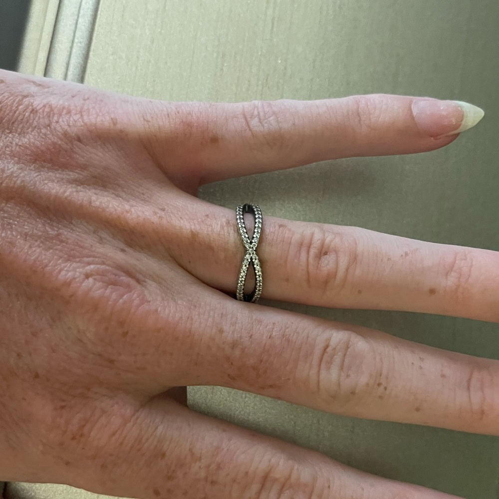 Pandora crisscross ring size 7